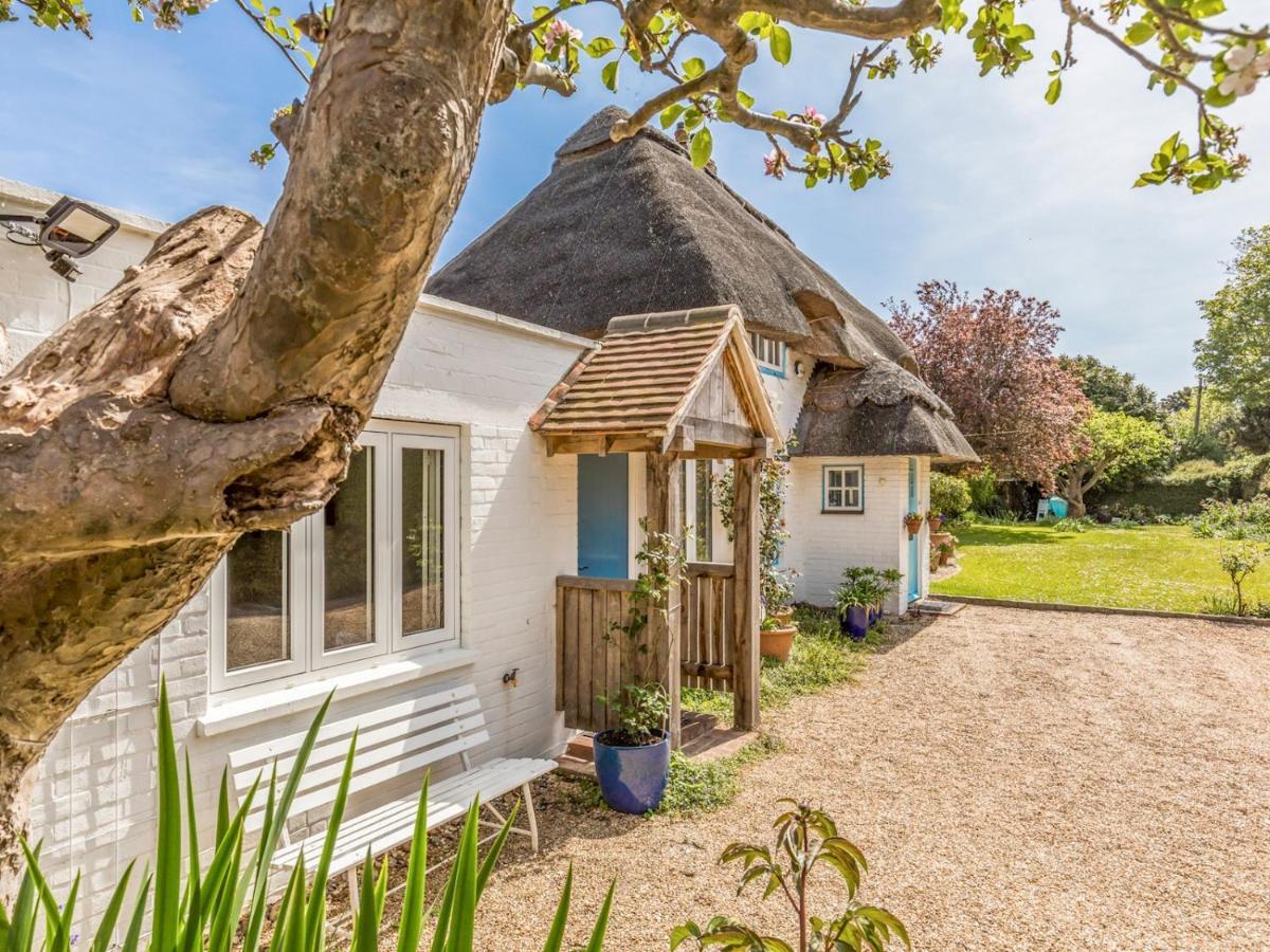 Pass The Keys Charming Apartment Attached To Thatched Cottage Τσίτσεστερ Εξωτερικό φωτογραφία